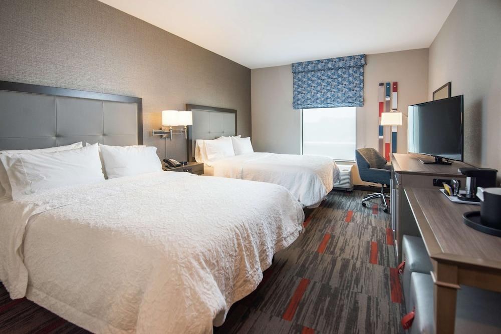 Hampton Inn & Suites at Wisconsin Dells Lake Delton photo 3