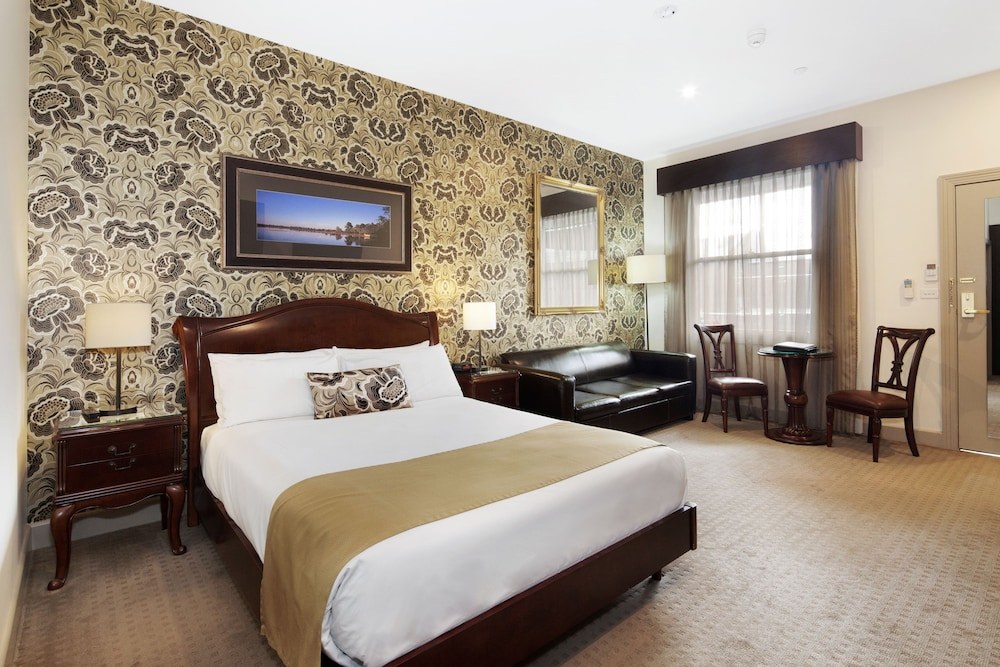 Quality Inn Heritage on Lydiard photo 1