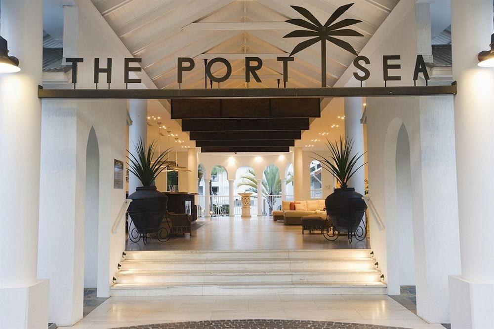 Mantra PortSea Port Douglas