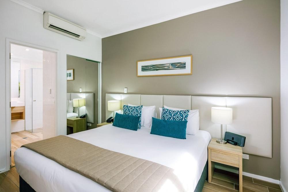 Mantra PortSea Port Douglas photo 2