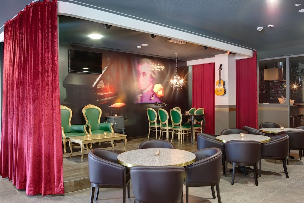 MEININGER Hotel Salzburg City Center photo 1