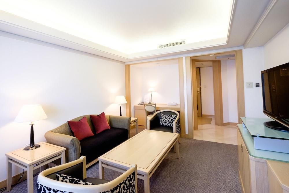 Hotel New Otani Hakata photo 2