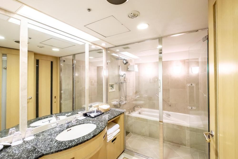 Hotel New Otani Hakata photo 3