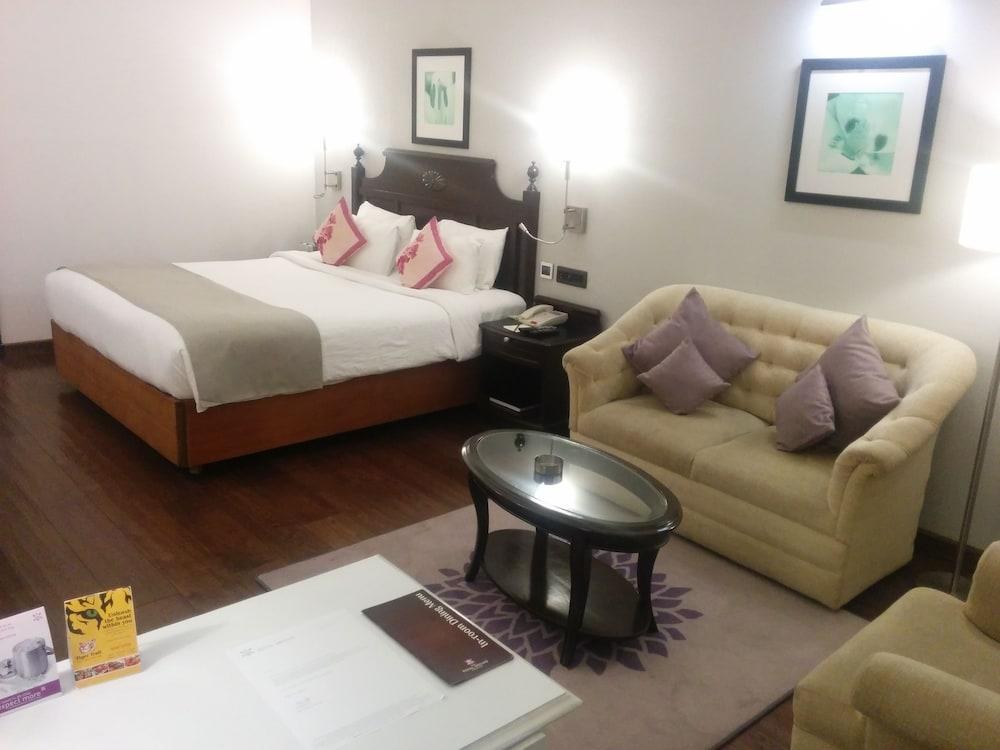 Hotel Royal Orchid Bangalore photo 2