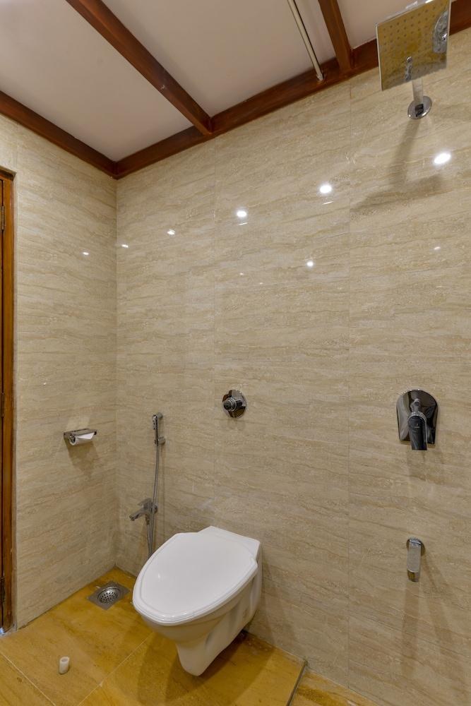 Hotel Ajanta Juhu near Juhu Beach photo 3