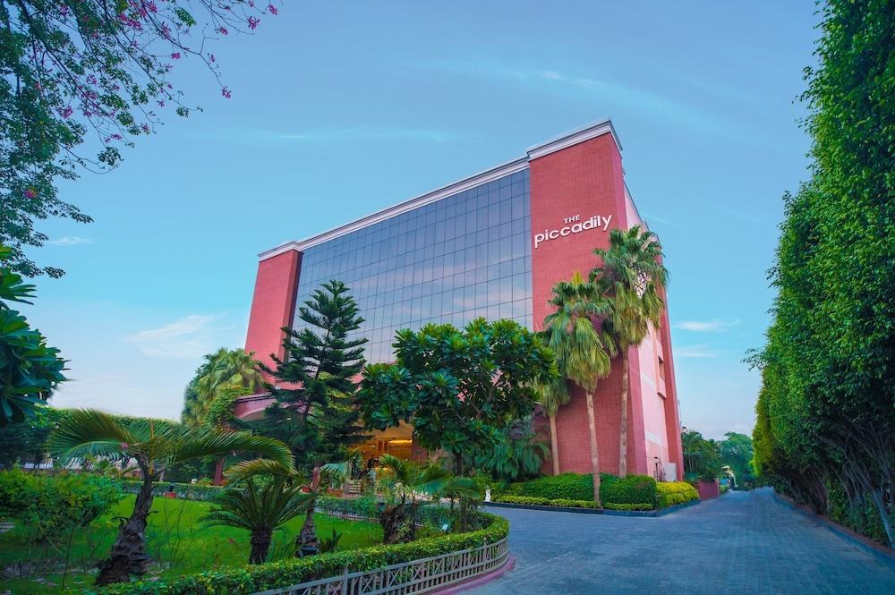 The Piccadily Hotel Lucknow photo 4