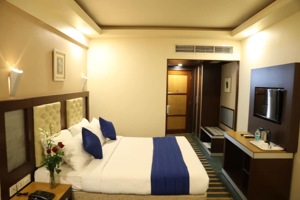 Dr. Raj Kumar International Hotel photo 1