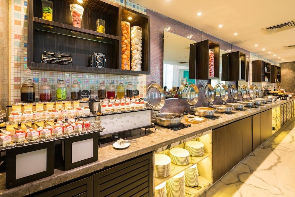 Grand Hometel A Sarovar Hotels photo 3