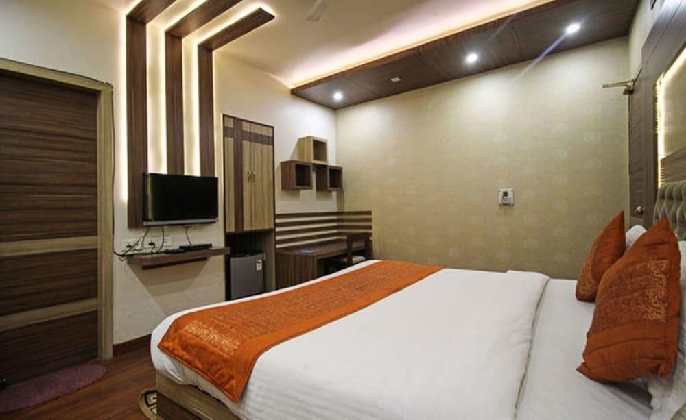 HOTEL CLASSIC photo 2