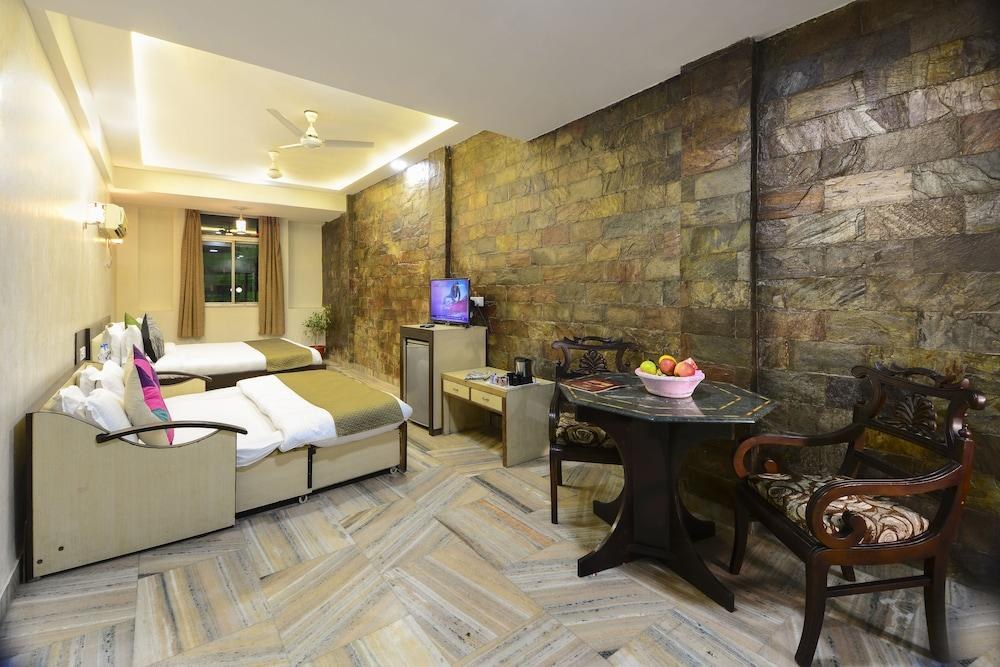 Hotel Ashish Palace photo 2