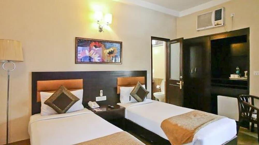 Clarks Inn Kailash Colony photo 1