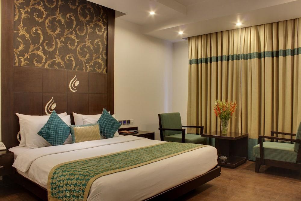 Hotel Godwin Delux photo 2