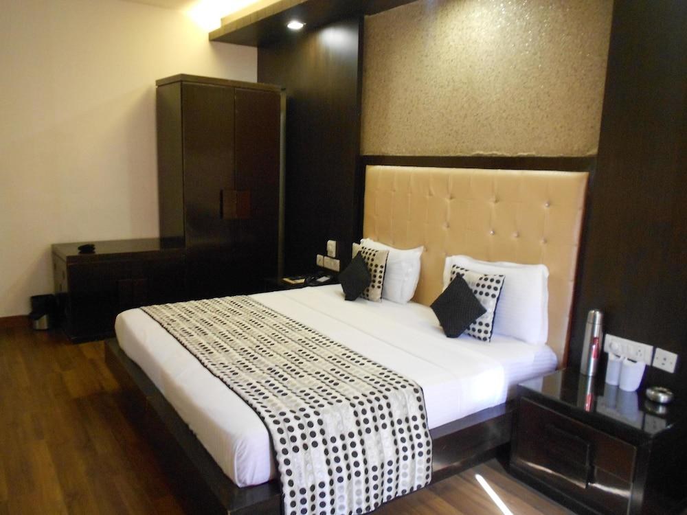 Hotel Delhi Pride photo 2
