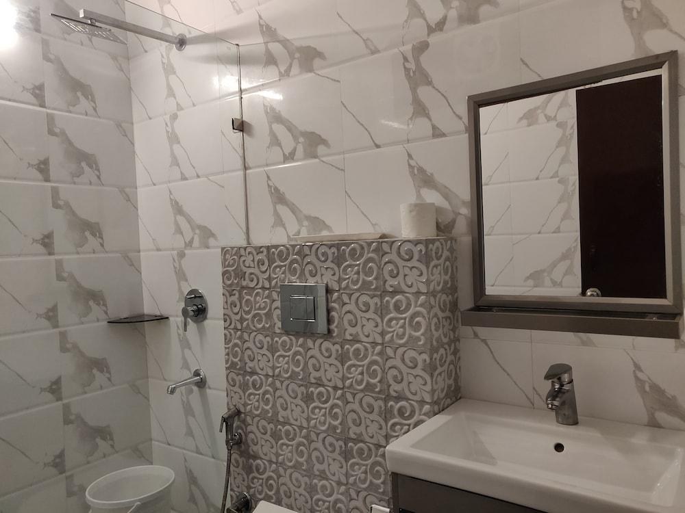 Hotel Paras International photo 3