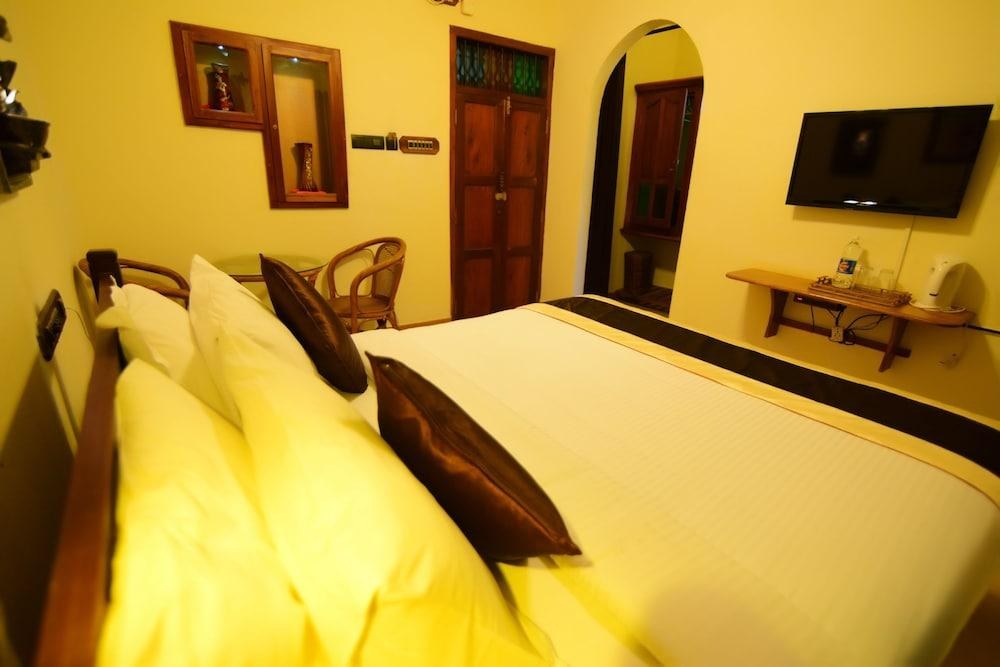 Kovalam Beach Hotel photo 4