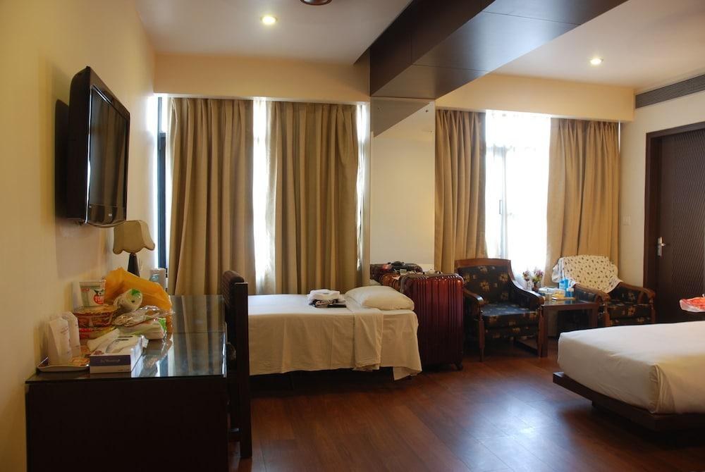 Hotel Metro Heights photo 2