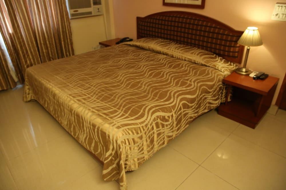Hotel Tourist Deluxe photo 4