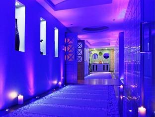 La Classic Hotel photo 2