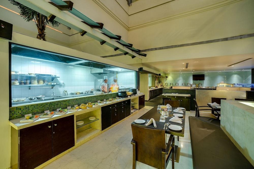 Ramee Grand Hotel photo 4