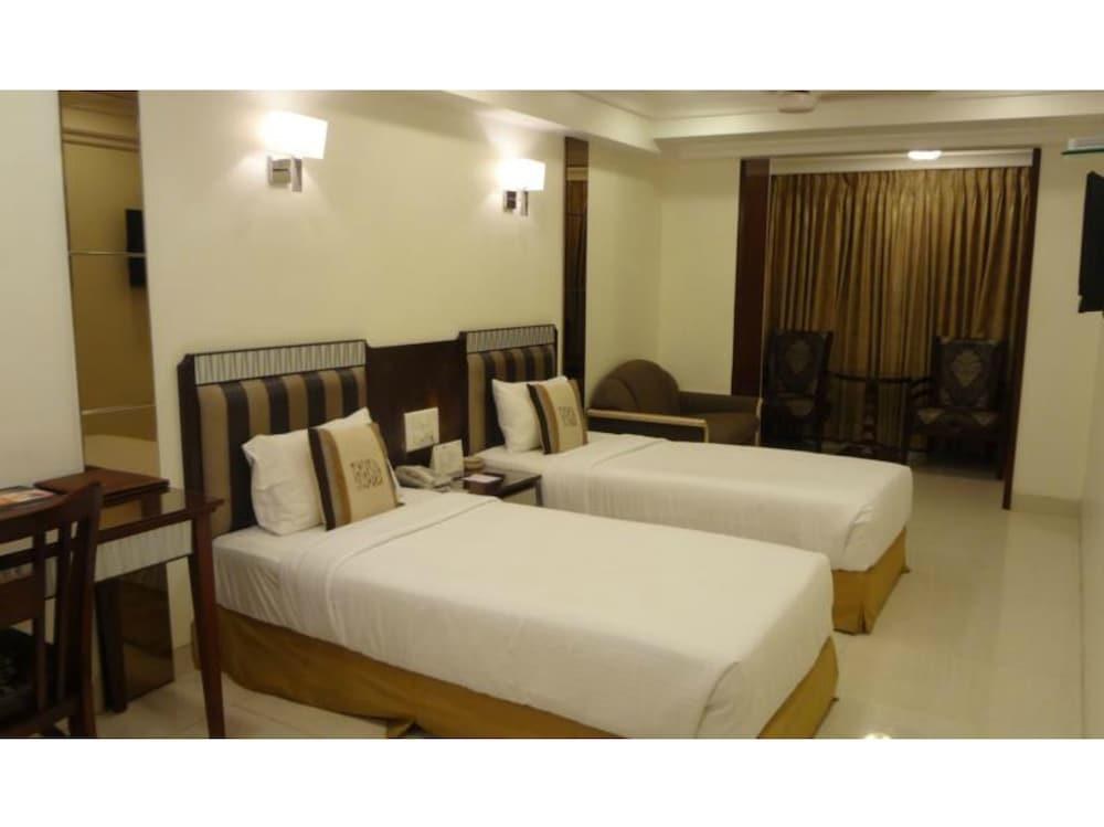 Hotel Suba Palace photo 2