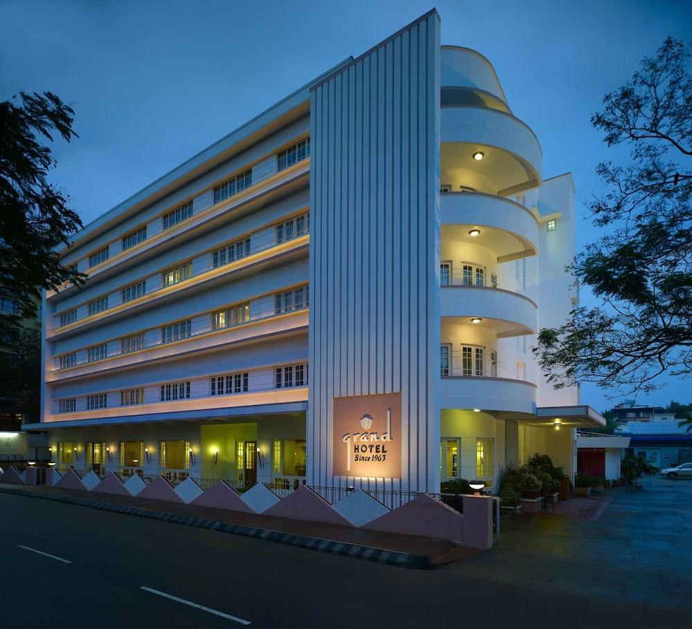 Grand Hotel photo 2