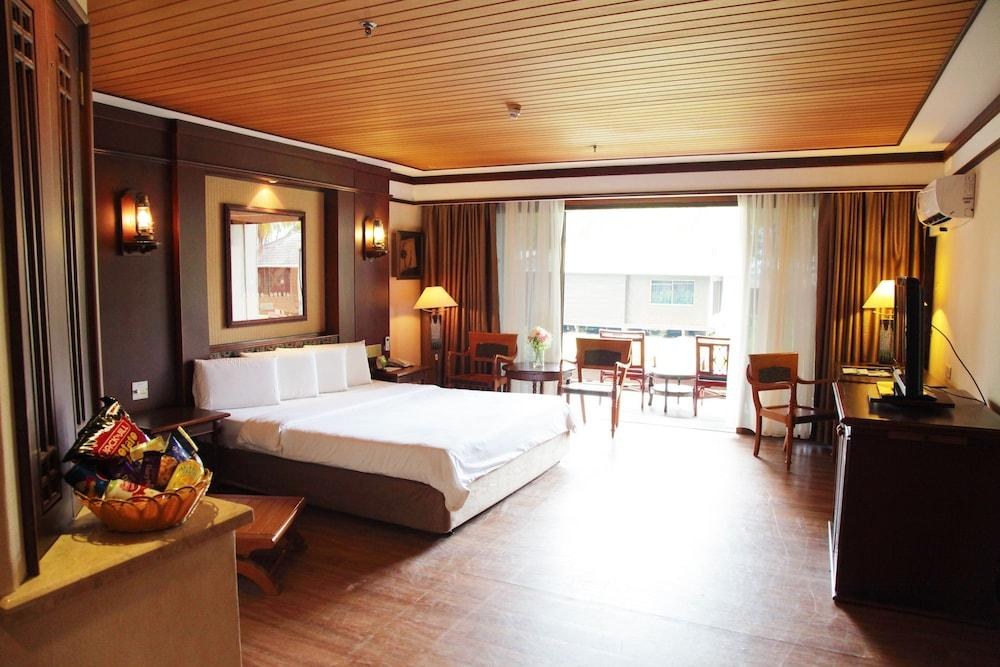 Damai Beach Resort photo 4
