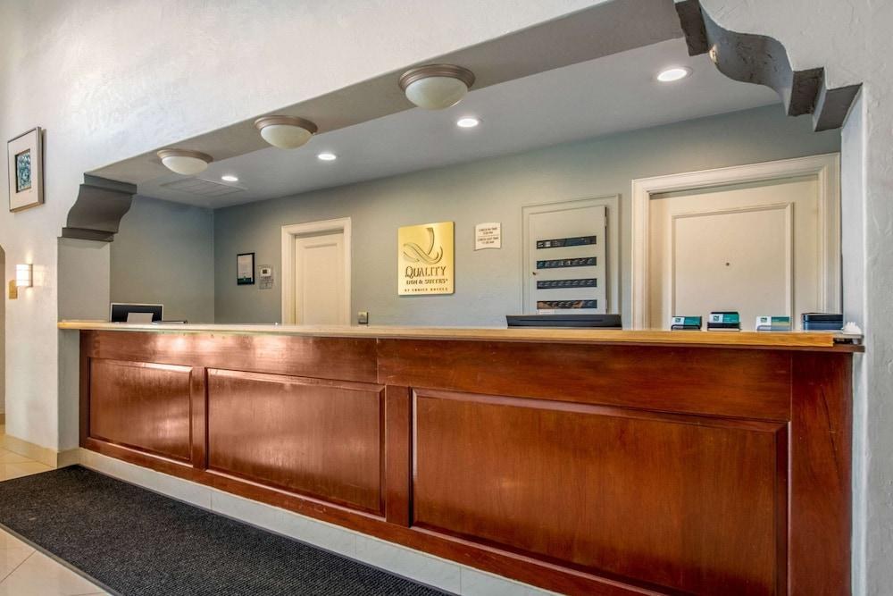QUALITY INN & SUITES photo 4