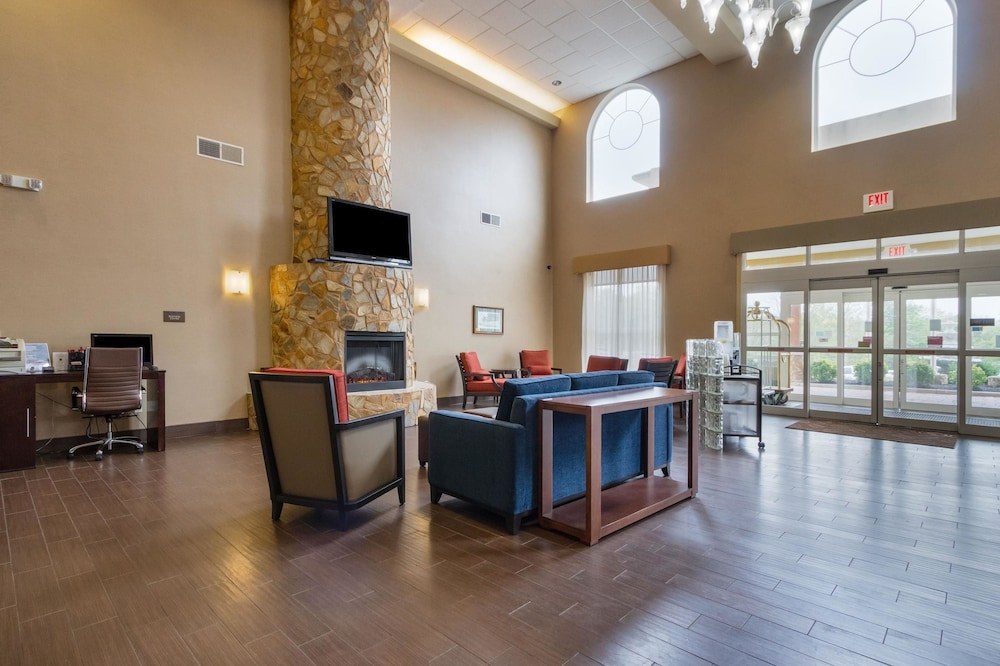 COMFORT SUITES NEAR GETTYSBURG BATTLEFIELD VISITOR CENTER photo 1