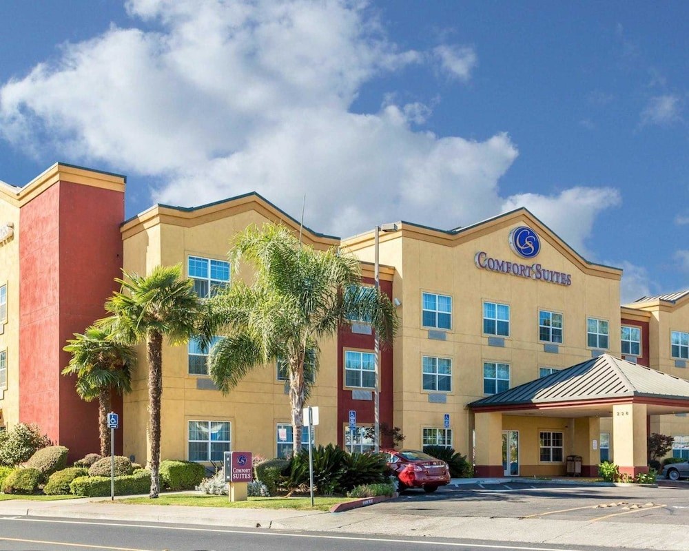 COMFORT SUITES DOWNTOWN SACRAMENTO
