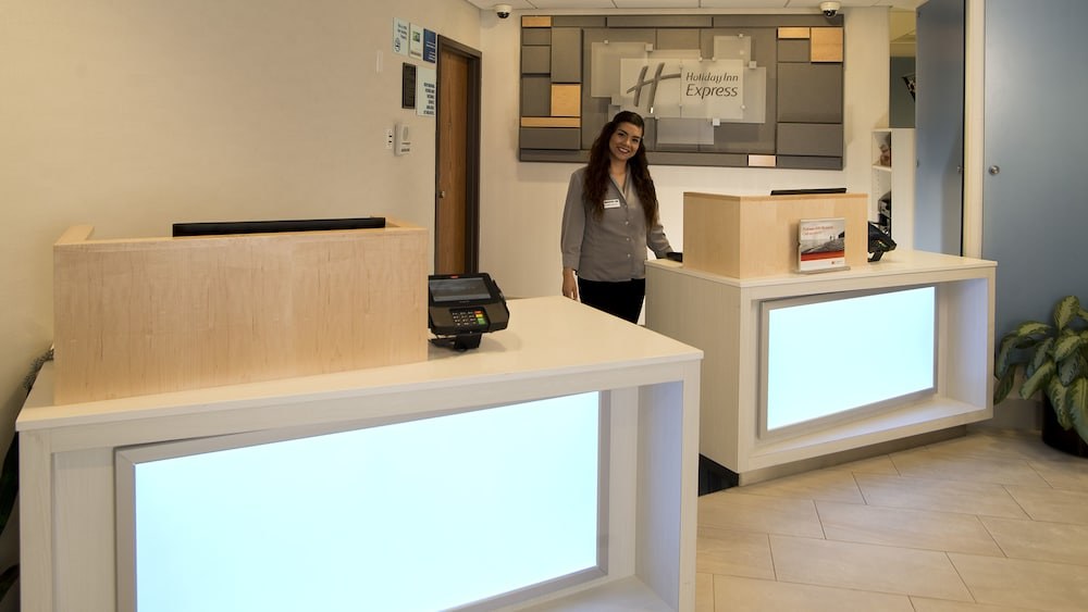 Holiday Inn Express Hotels San Antonio Airport By IHG photo 1