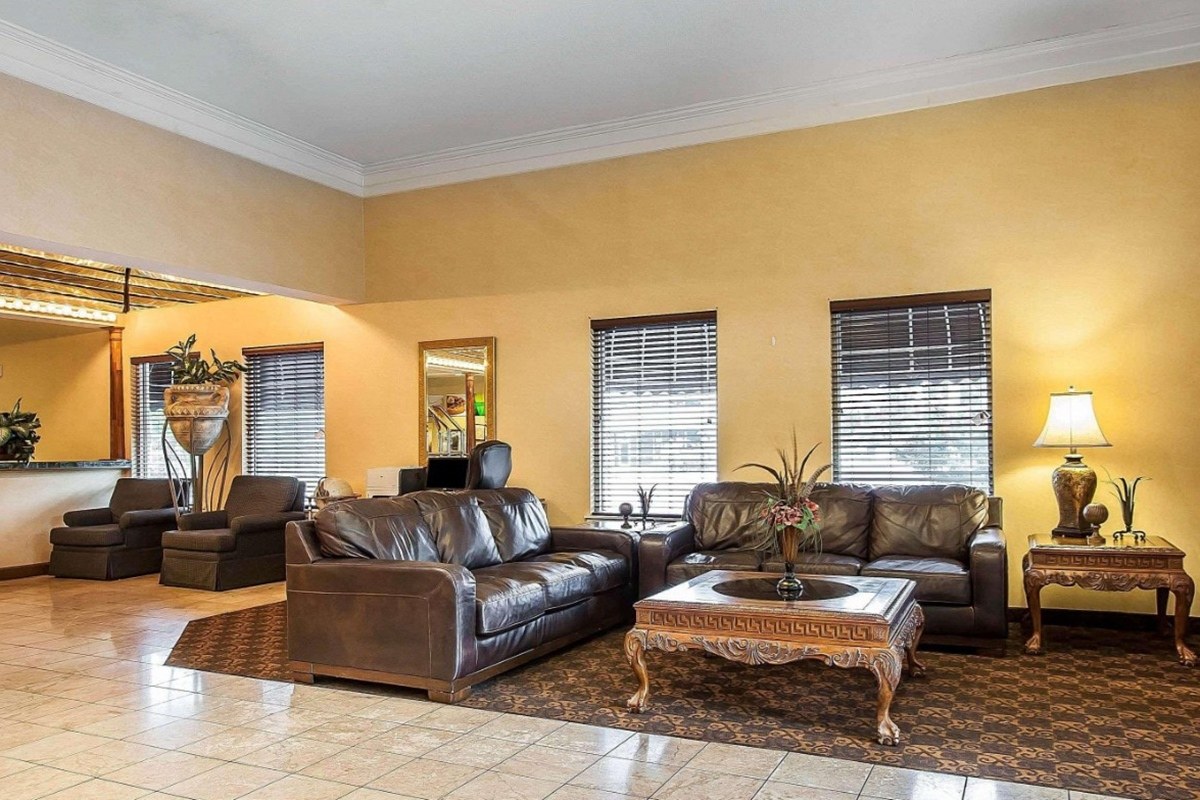 Baymont by Wyndham Memphis I-240 photo 4