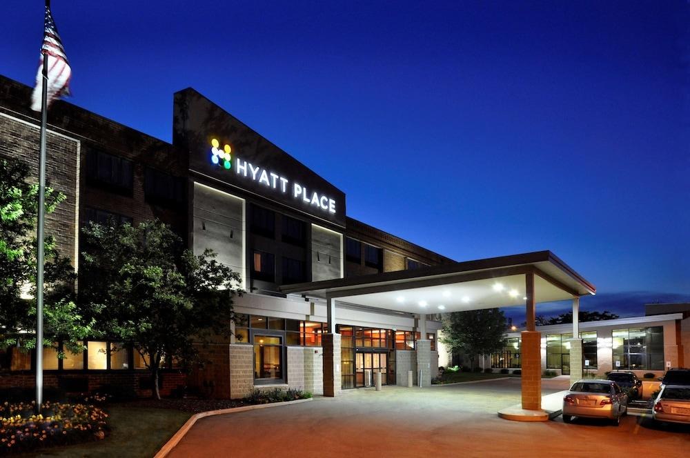 HYATT PLACE MILWAUKEE-WEST photo 2