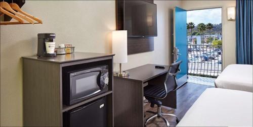 SureStay by Best Western San Diego Pacific Beach photo 2