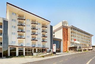 Ramada Hotel and Suites by Wyndham Kusadasi photo 3