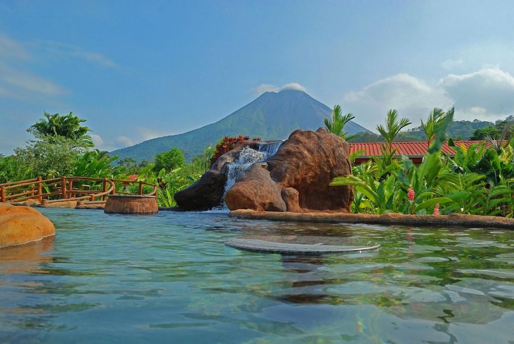 Volcano Lodge Hotel & Thermal Experience