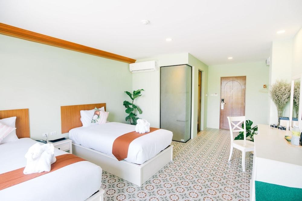 HULA HULA ANANA HOTEL photo 2