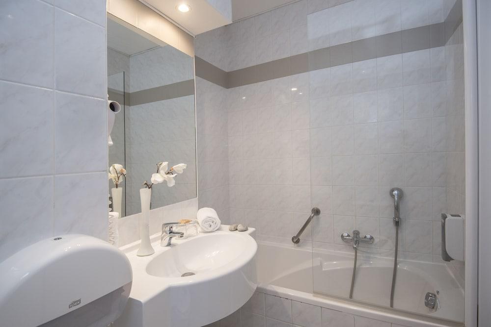 Du Midi Hotel photo 3