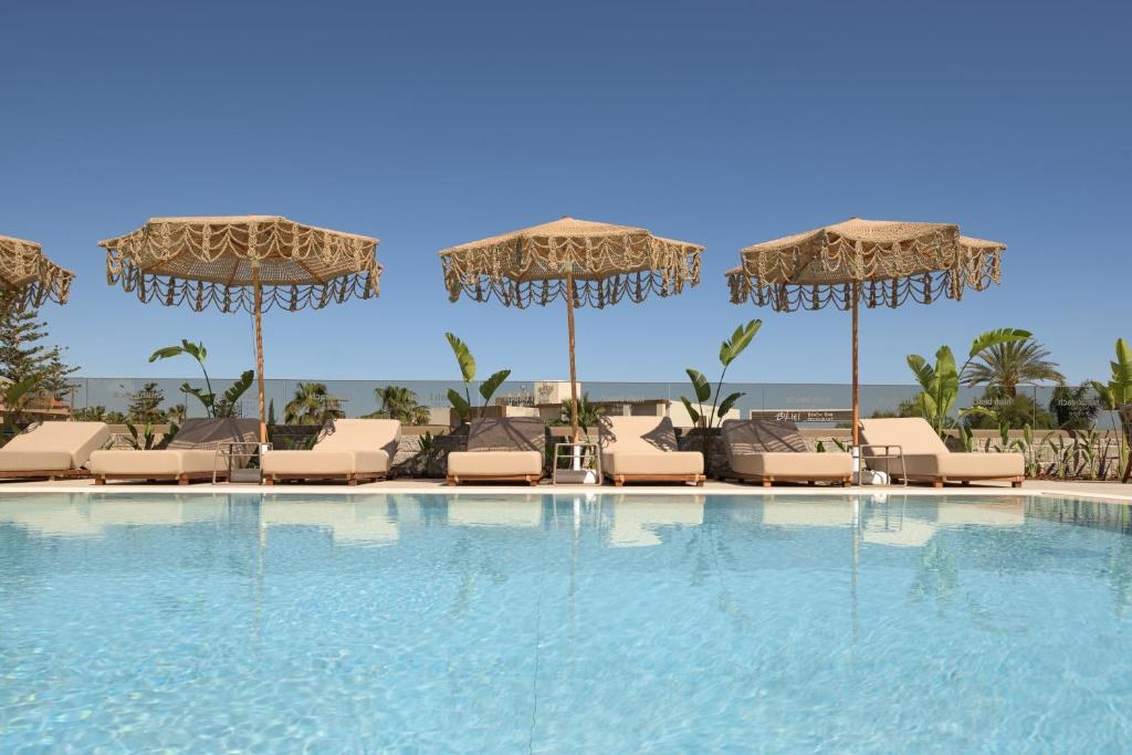 HIGH BEACH RESORT