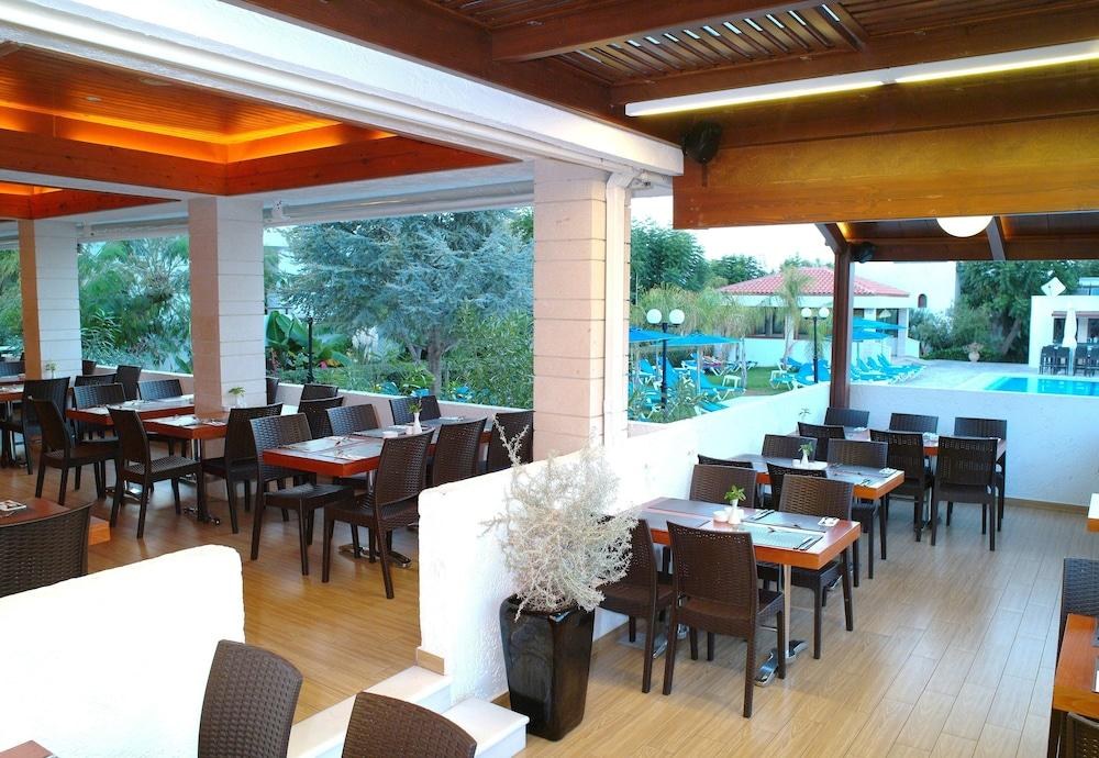 COOEE Kyknos Beach Hotel & Bungalows photo 2