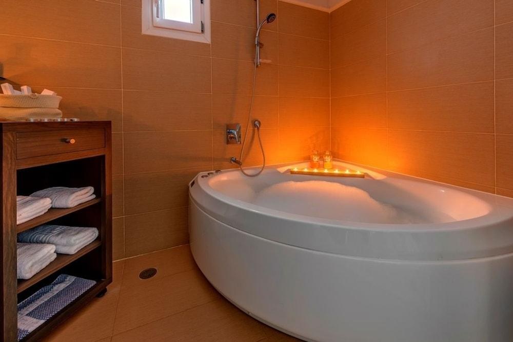 Nissaki Beach photo 2