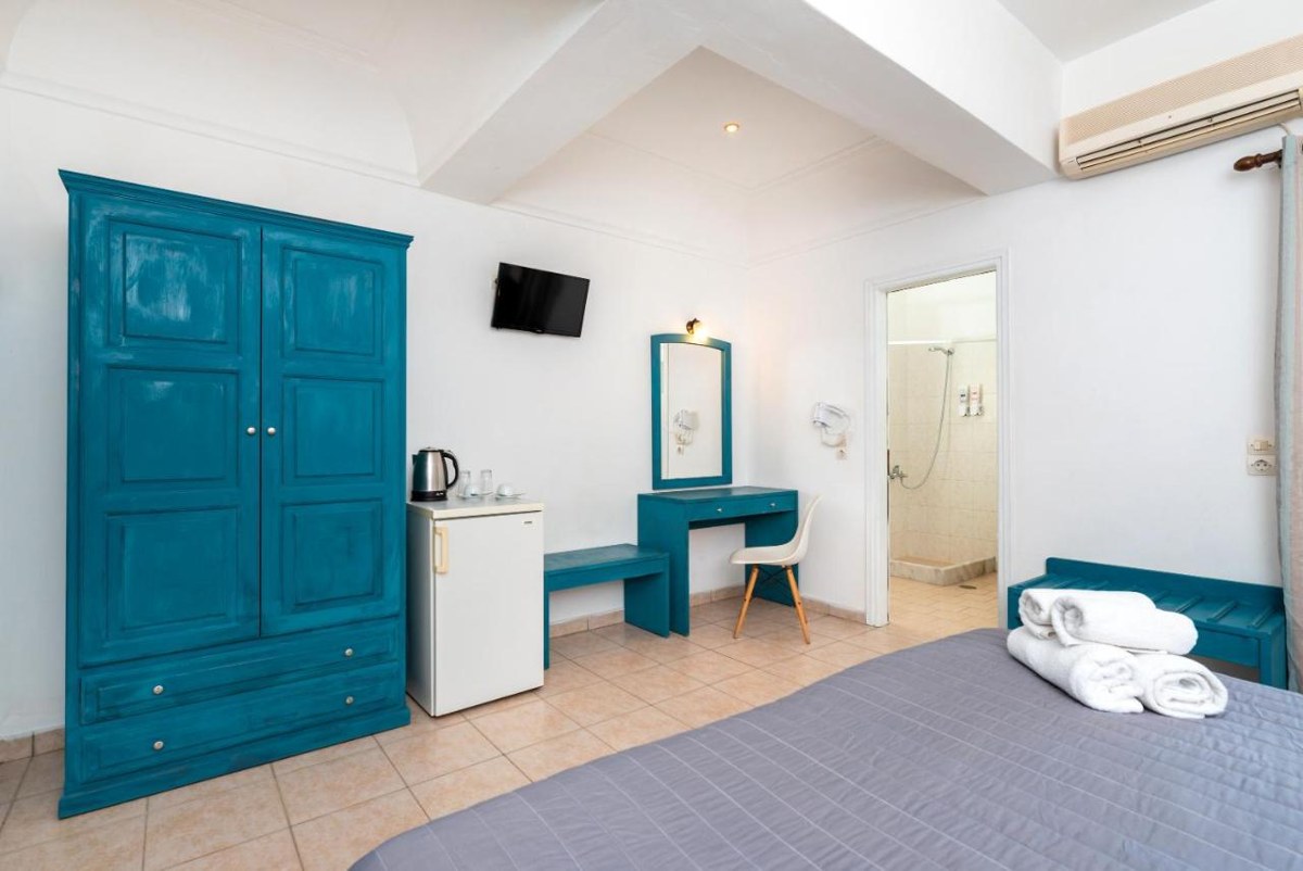 MAISTROS VILLAGE HOTEL SANTORI photo 4