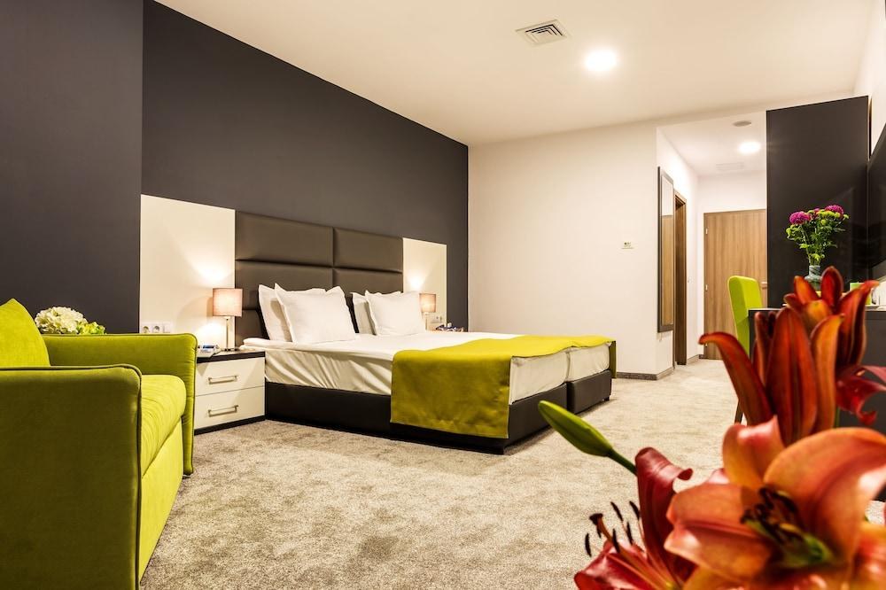 Earth and People Hotel & SPA photo 2