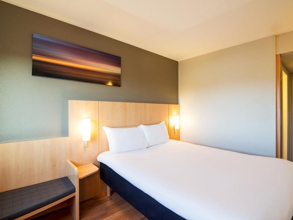 ibis Utrecht photo 2