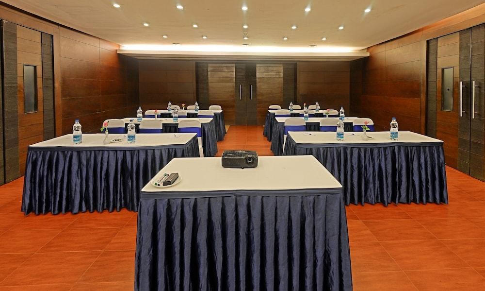 THE HOTEL ROYAL PLAZA photo 3