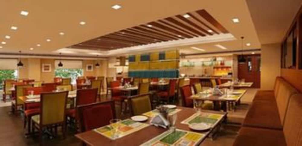 Lemon Tree Hotel Shimona Chennai photo 2