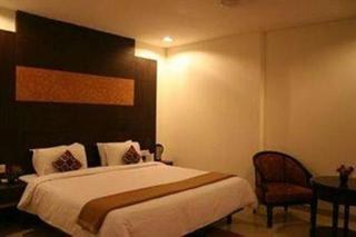 GRAND PEEPAL