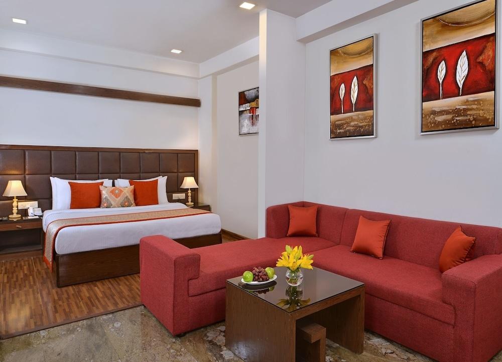 Taurus Sarovar Portico photo 2