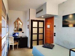 Hotel Feel Inn photo 2