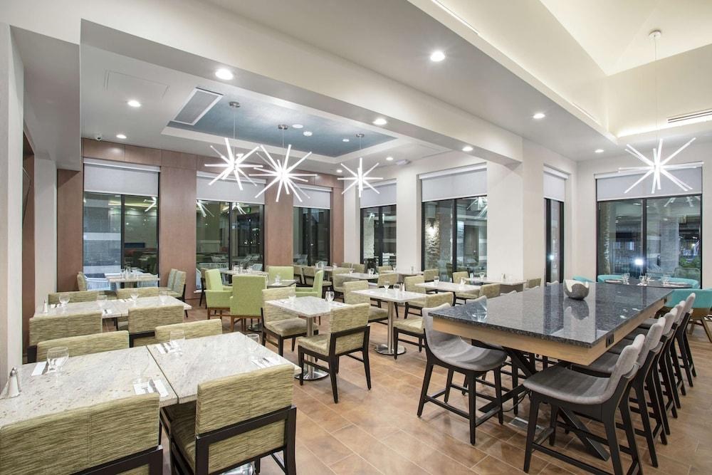 Hilton Garden Inn Las Vegas City Center photo 2