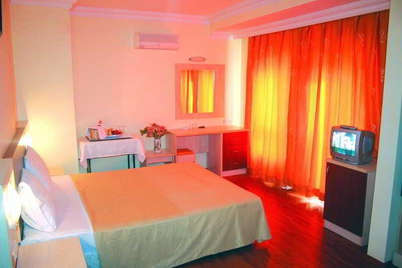 Lara Dinc Hotel photo 3